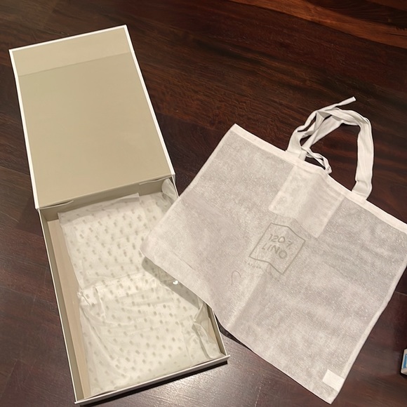 120%LINO GIFT BOX - Picture 4 of 7